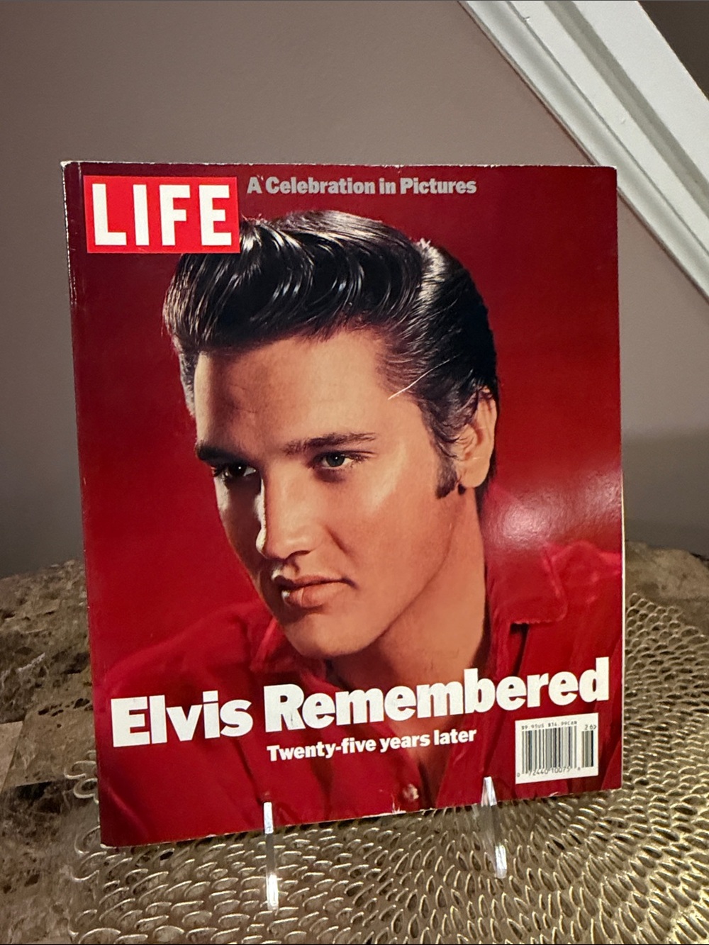 LIFE A Celebration in Pictures “Elvis Remembered” (Reprinted April 2000)